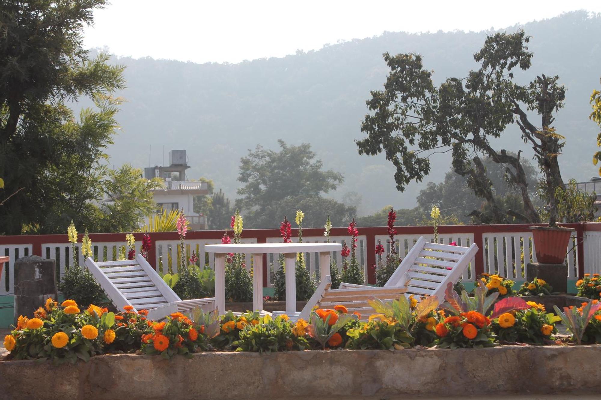 New Pokhara Lodge - Pokhara Lakeside Luaran gambar